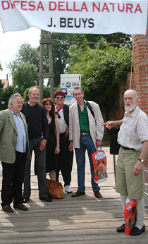 FIU Amsterdam, Patrick Healy, Carl Giskes, Babeth Mondini vanLoo, U We Claus, Waldo Bien and Jacobus Kloppenburg, arrival at the Biennale Venice 2007, Difesa Della Natura, Joseph Beys, Photo Mathijs Virgil Gomperts