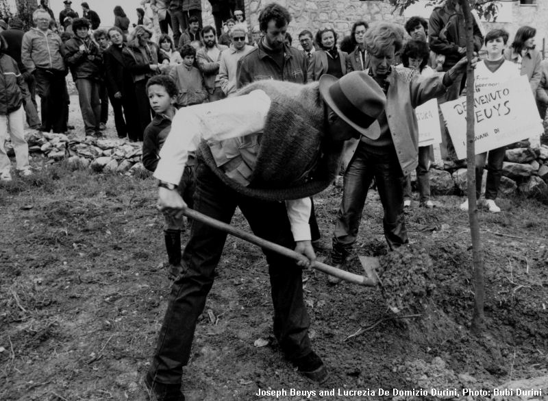 13 .5.84 Joseph Beuys and Lucrezia De Domizio Durini Photo Bubi Durini